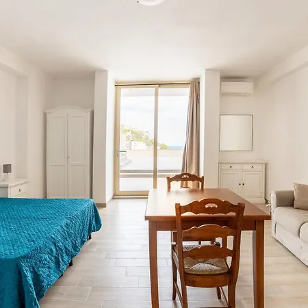Aria Condizionata E Terrazza Vista Mare Daire
